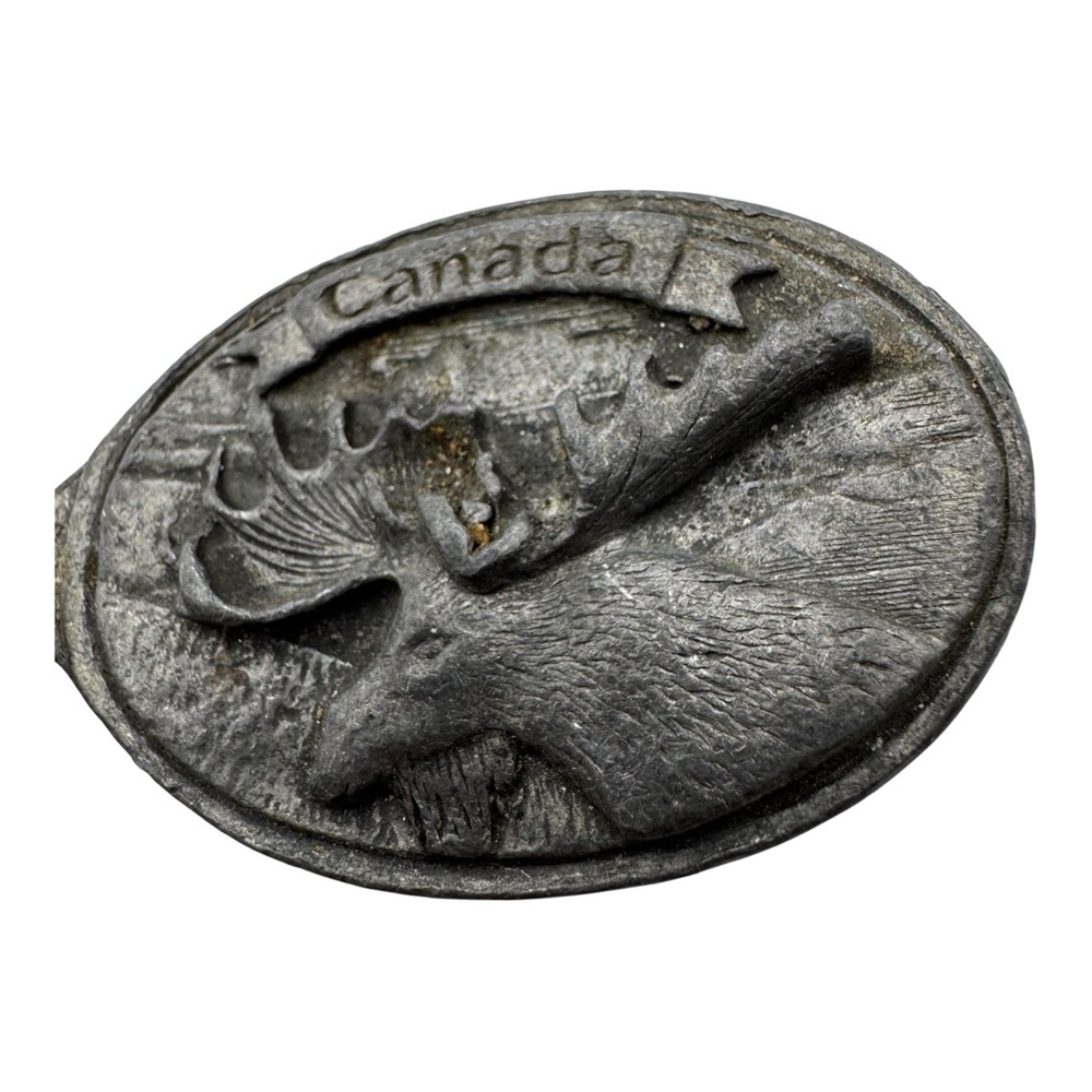 Vintage Pewter Canada Moose‎ Keychain – Oval 2” Souvenir - Picture 2 of 4